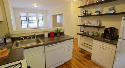 723 W Barry Ave, Unit A3 in Chicago, IL - Building Photo - Building Photo
