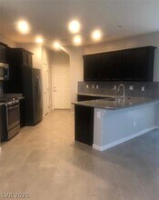 1126 Bradley Bay Ave in Henderson, NV - Building Photo - Building Photo