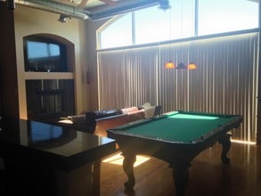 2899 Speer Blvd, Unit 404 in Denver, CO - Foto de edificio - Building Photo