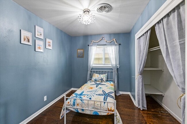 property at 728 7th St