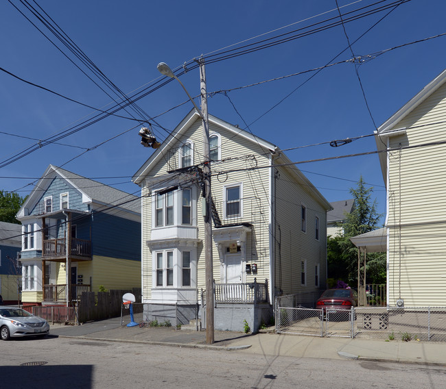 124 Julian St in Providence, RI - Foto de edificio - Building Photo