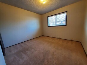 3204 Aquarius Blvd in Newberg, OR - Building Photo - Building Photo