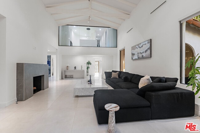 property at 201 S Bedford Dr