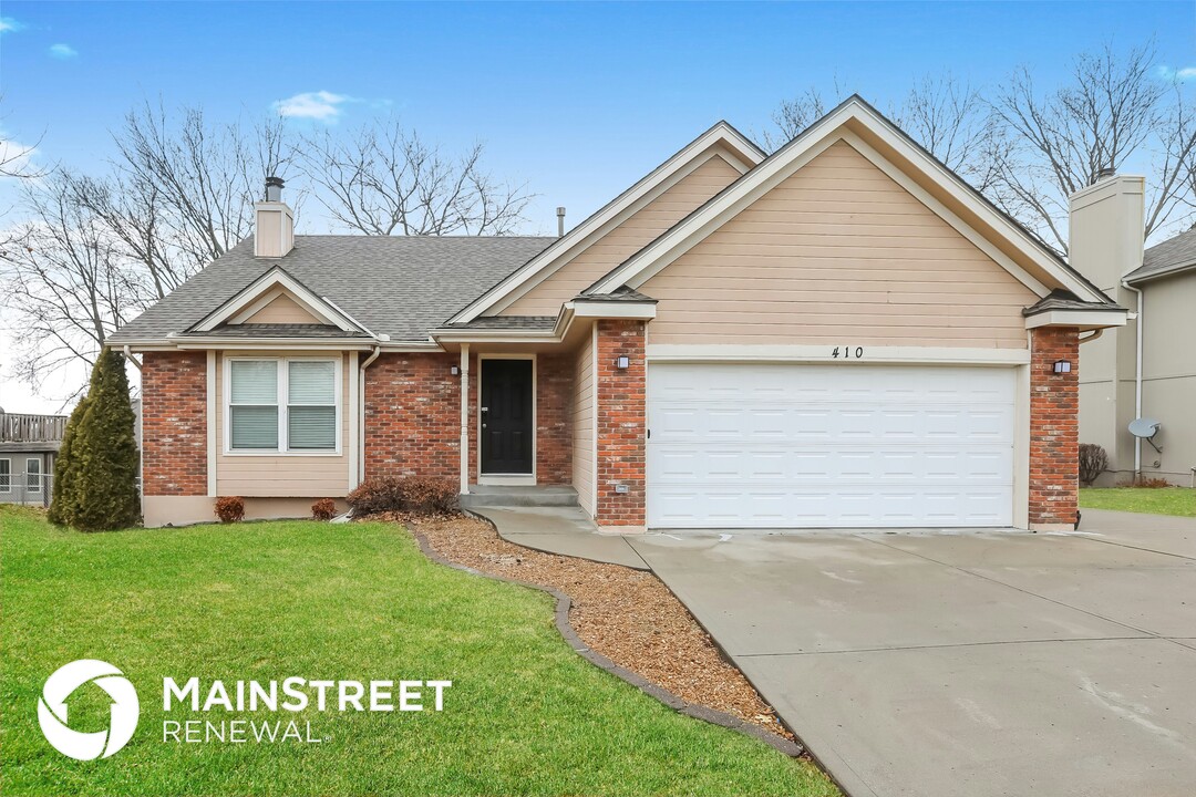 410 Regency Park St in Kearney, MO - Building Photo