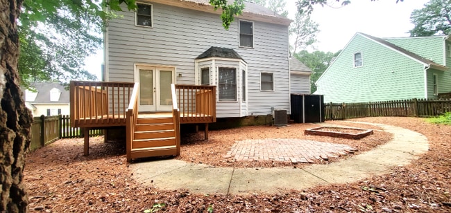 7325 N Thorncliff Pl in Raleigh, NC - Building Photo - Building Photo