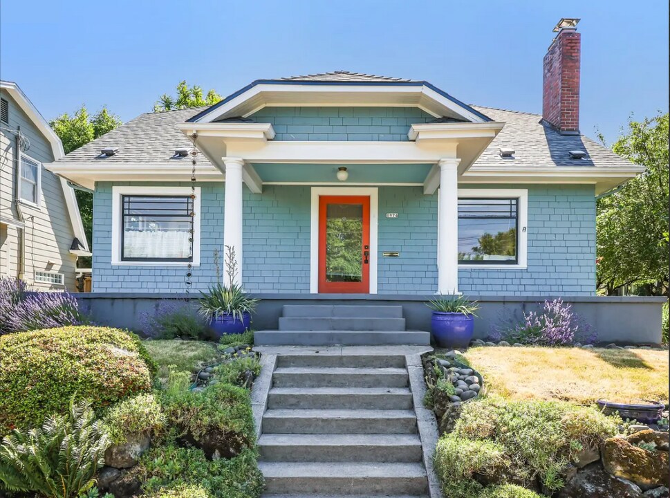 1974 SE 24th Ave in Portland, OR - Foto de edificio