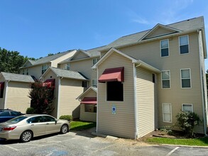 302 Ardale Dr in High Point, NC - Building Photo - Building Photo