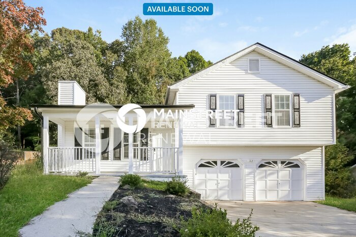 3902 Deaton Rd in Flowery Branch, GA - Building Photo