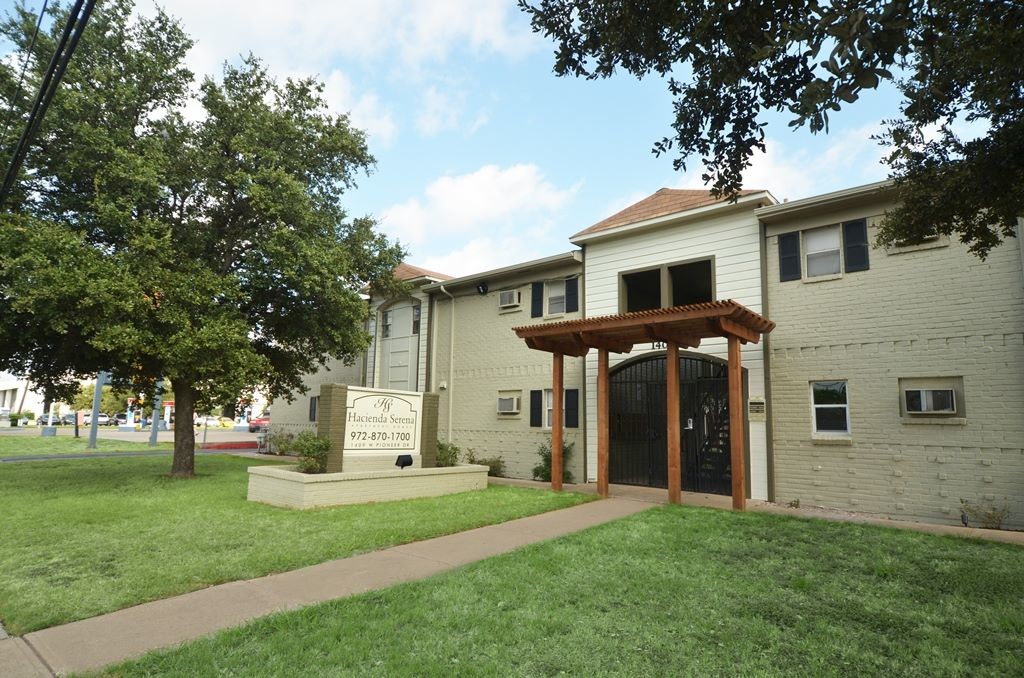 Haceinda-Serena Apartments in Irving, TX - Building Photo