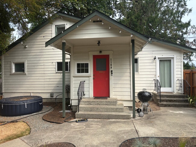 property at 1109 Shorewood Dr
