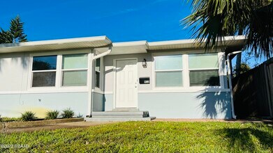 914 N Wild Olive Ave in Daytona Beach, FL - Building Photo - Building Photo