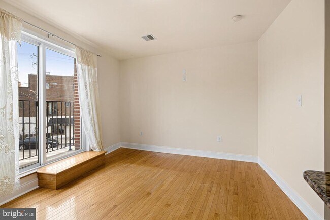 1542 Passyunk Ave in Philadelphia, PA - Building Photo - Building Photo