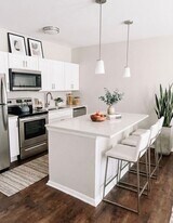 2100 Defoors Ferry Rd NW in Atlanta, GA - Building Photo