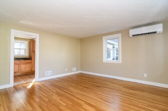 7 Ferndale Rd in Natick, MA - Building Photo - Building Photo