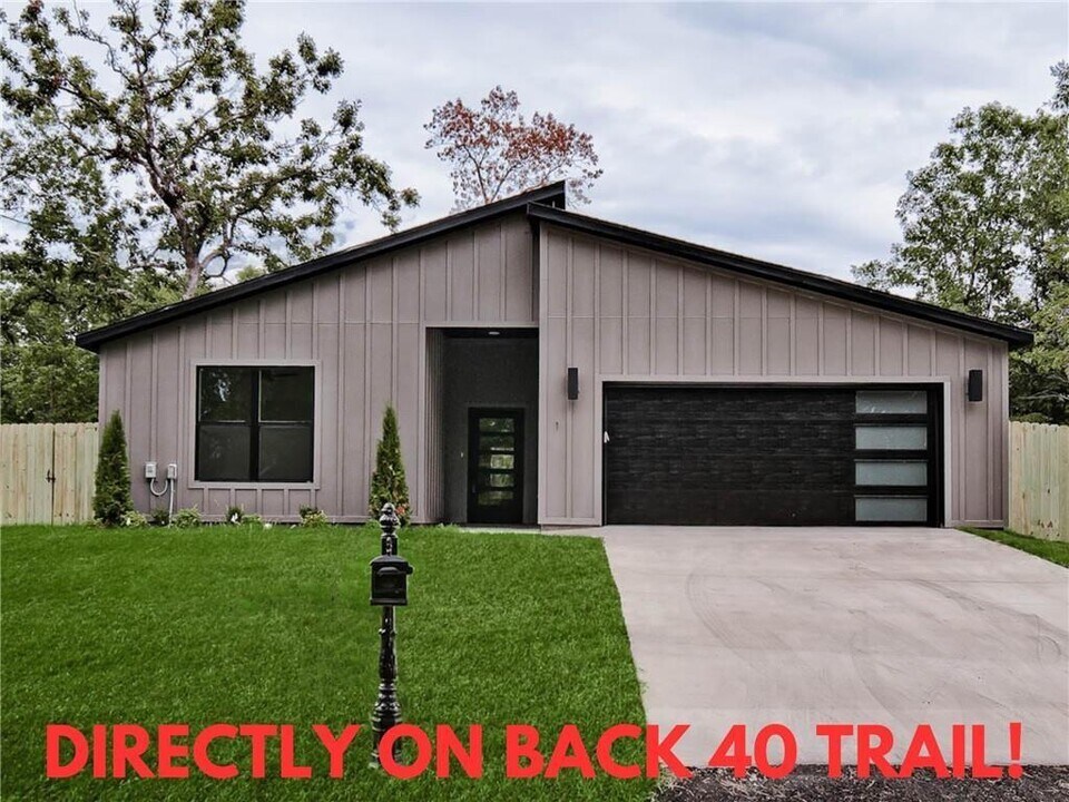 1 Consett Ln in Bella Vista, AR - Building Photo