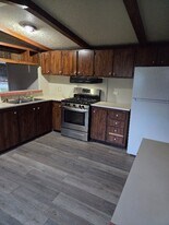 8 Geer Rd in Hudson Falls, NY - Building Photo