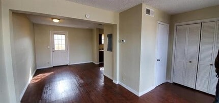 811 N Spears St in Alvarado, TX - Building Photo - Building Photo