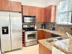 3213 NE 5th St in Pompano Beach, FL - Building Photo