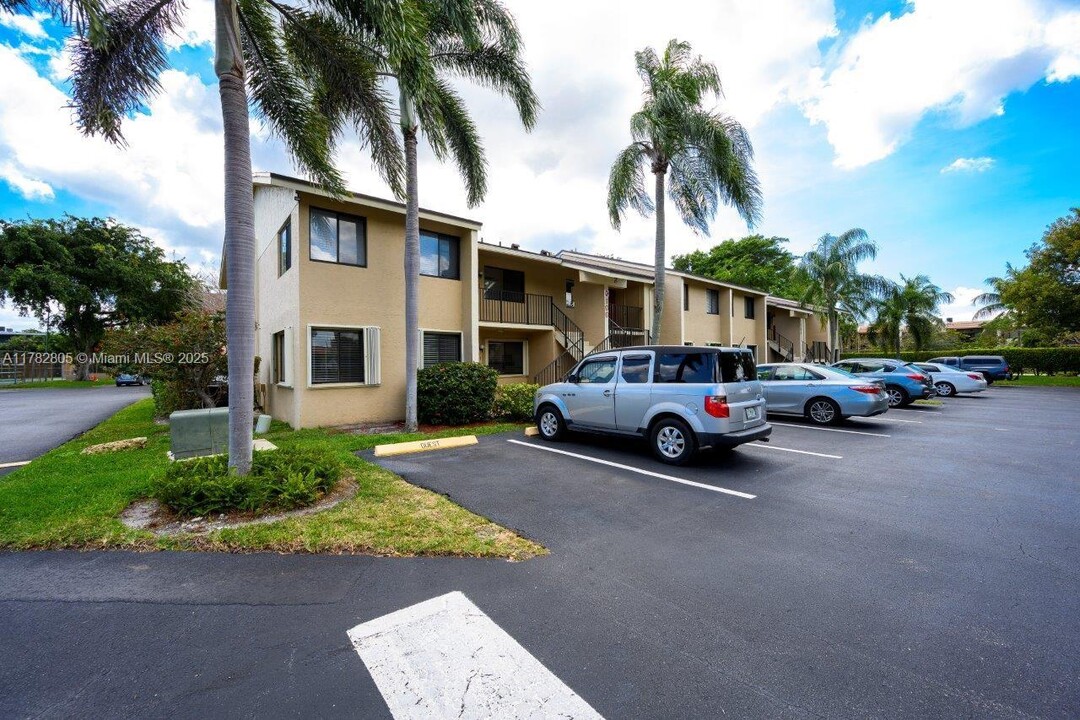 100 SE 7th St in Deerfield Beach, FL - Building Photo