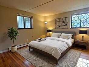 303 Lowell St in Somerville, MA - Building Photo - Building Photo