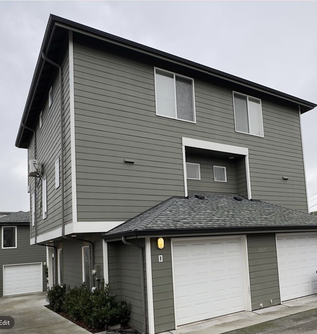 3317 Wetmore Ave in Everett, WA - Foto de edificio - Building Photo