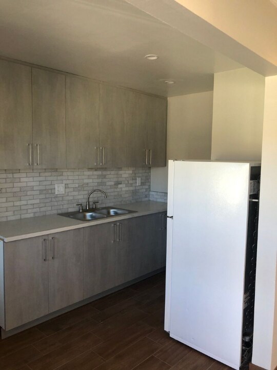 11730 S Vermont Ave in Los Angeles, CA - Building Photo