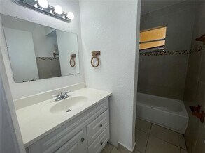 525 W 69th St, Unit XXX in Hialeah, FL - Building Photo - Building Photo