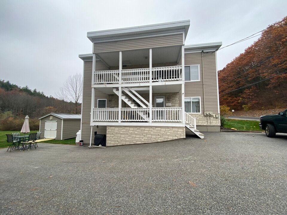 210 Mount Vernon Ave, Unit 1 in Augusta, ME - Building Photo