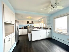 1321 E Skyline Pkwy in Duluth, MN - Building Photo - Building Photo