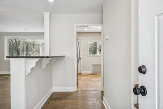 68 Valley Rd in Hillsborough Township, NJ - Building Photo - Building Photo