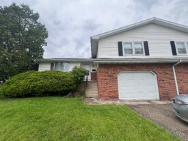 243 Tyler Cir in Madison, WI - Building Photo