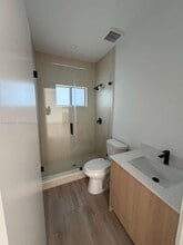 831 SE 9th Ave in Hialeah, FL - Building Photo - Building Photo