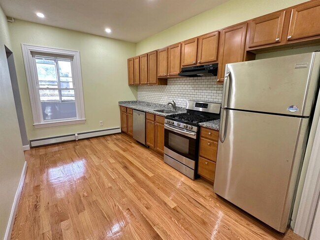 295 Windsor St, Unit 1 in Cambridge, MA - Building Photo - Building Photo