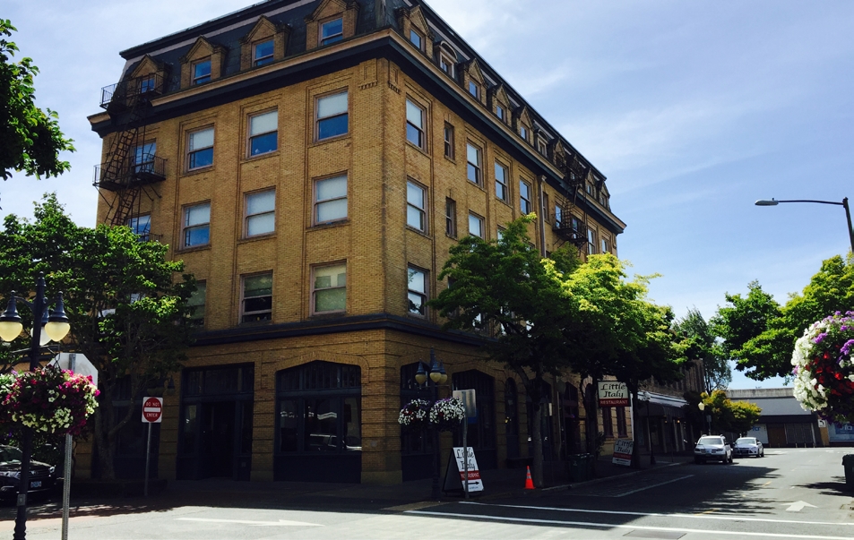 The Chandler Apartments in Coos Bay, OR - Building Photo