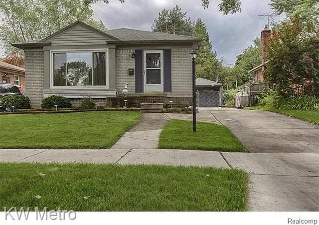 property at 173 Elmsford Dr