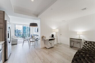 101 NE 34th St in Miami, FL - Building Photo - Building Photo