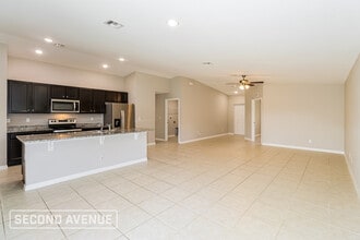 3230 Bowline Ave in Palm Bay, FL - Foto de edificio - Building Photo