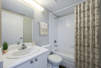 88 Spadina Rd in Toronto, ON - Building Photo - Building Photo