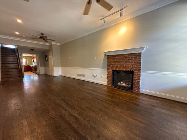 1129 S Hanover St in Baltimore, MD - Building Photo - Building Photo