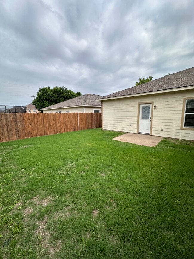 990 Sierra Vista Ct in Midlothian, TX - Building Photo - Building Photo