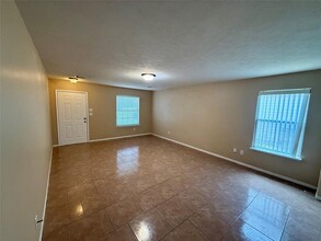 8810 Ancient Willow Dr in Tomball, TX - Building Photo - Building Photo