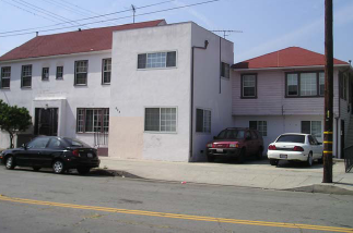 215 W 8th St in Long Beach, CA - Foto de edificio