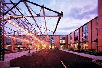 6 North Apartments in St. Louis, MO - Foto de edificio - Building Photo