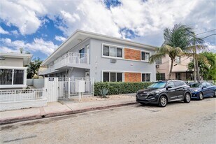 7911 Abbott Ave in Miami Beach, FL - Building Photo