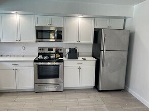 4712 SE 5th Pl in Cape Coral, FL - Building Photo - Building Photo