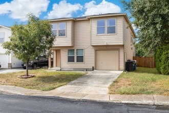 723 Ridingate Farm in San Antonio, TX - Building Photo - Building Photo