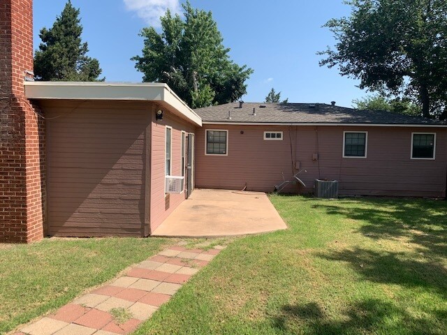 3317 31st St in Lubbock, TX - Building Photo - Building Photo