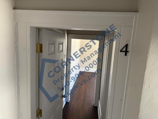 4812 Williamson Rd in Roanoke, VA - Foto de edificio - Building Photo