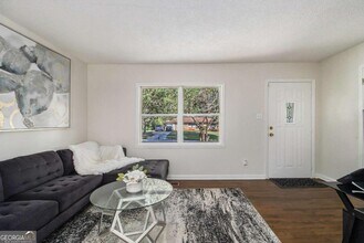 3367 Misty Valley Rd in Decatur, GA - Building Photo - Building Photo