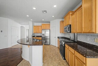 6630 W Harwell Rd E in Phoenix, AZ - Building Photo - Building Photo